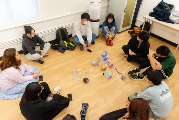 「有人分享，在來之前其實挺緊張，擔心自己做得不夠好、不夠完美。那種想符合某種標準的焦慮，我們都很熟悉。」相關照片，第 3 張