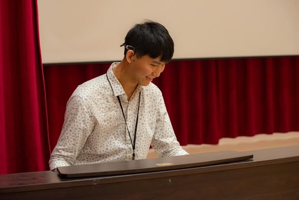 「昨天小編一不小心睡著，今天立刻起床補發啦～！😴💪」相關照片，第 2 張