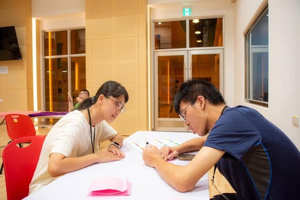 「昨天小編一不小心睡著，今天立刻起床補發啦～！😴💪」相關照片，第 5 張